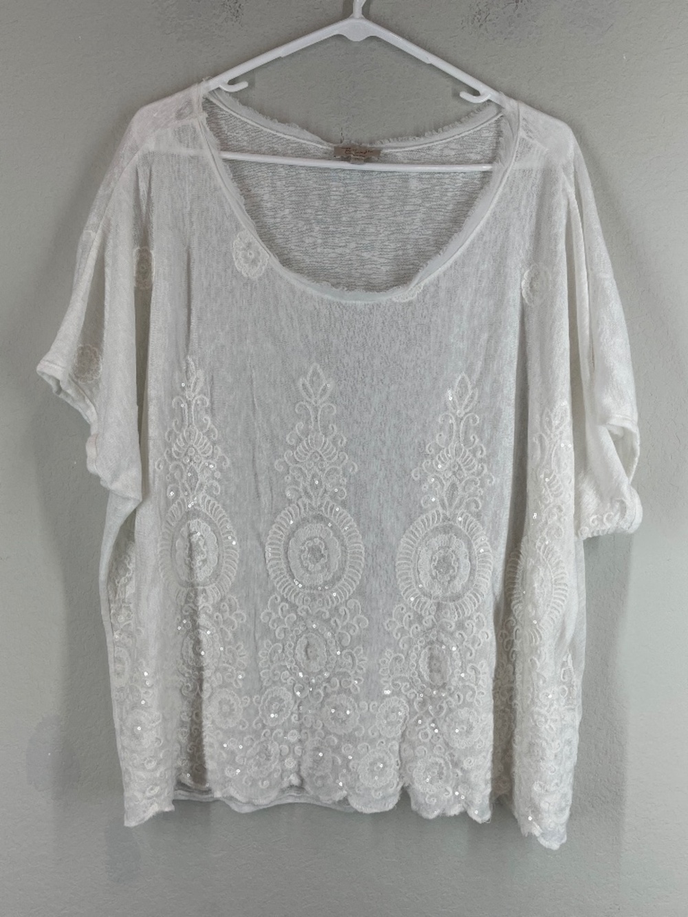 Bellambra Top Women's 2X Italy Pullover White Embroidered Sequin Breathable